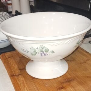 Pfaltzgraff White and Green Decorative Bowl